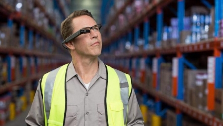 DB Schenker implementa smart glasses nos seus armazéns