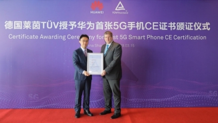 Huawei Mate X recebe o primeiro certificado CE 5G do mundo
