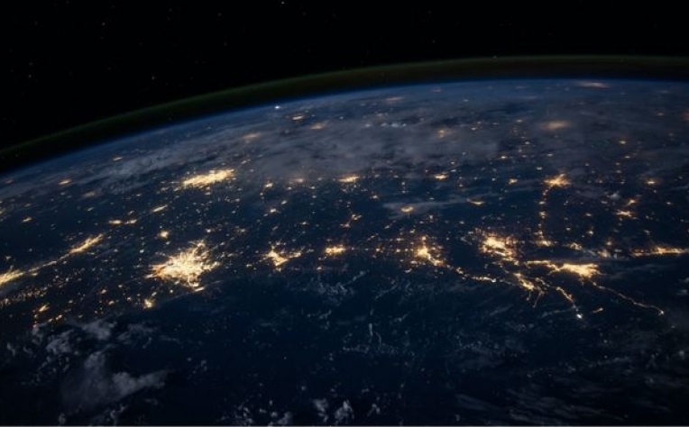 Tecnologia ótica entre satélites possibilita recorde de transmissão de grandes volumes de dados