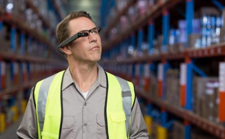 DB Schenker implementa smart glasses nos seus armazéns