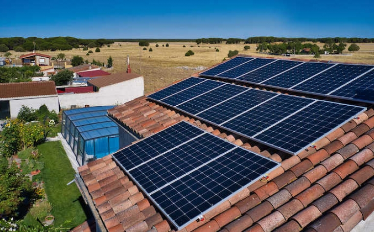 Subscrição de energia solar recebe financiamento europeu em 100 milhões