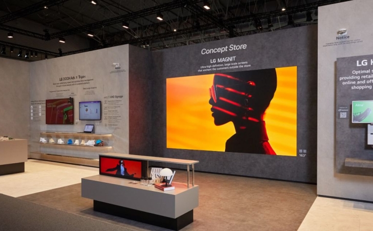 LG apresenta inovações em sinalética digital