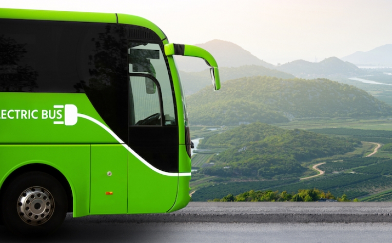 Como a infraestrutura de energia sustentável da Schneider Electric tornou realidade uma frota de 1.200 autocarros elétricos em Milão