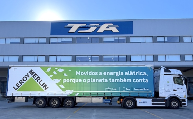 Leroy Merlin acelera transição energética na logística com o seu primeiro veículo pesado 100% elétrico