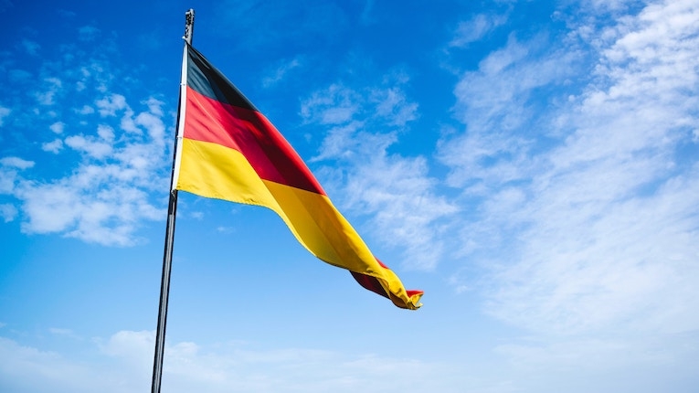 Alemanha capta 6,55 mil milhões de euros em leilão de 5G