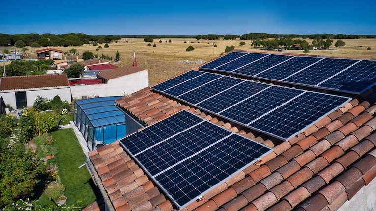 Subscrição de energia solar recebe financiamento europeu em 100 milhões