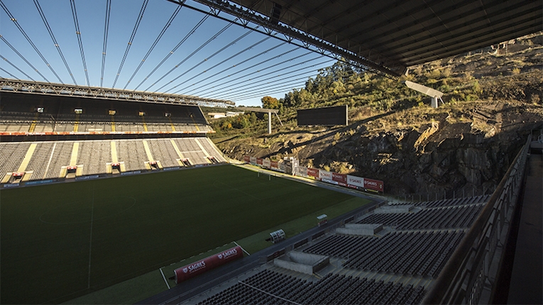 Estádios portugueses reforçam cobertura móvel