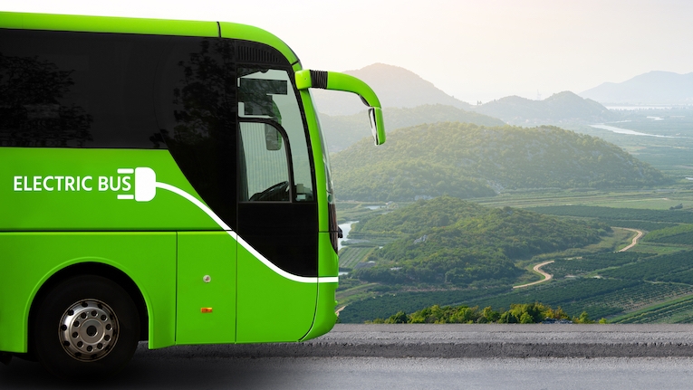 Como a infraestrutura de energia sustentável da Schneider Electric tornou realidade uma frota de 1.200 autocarros elétricos em Milão