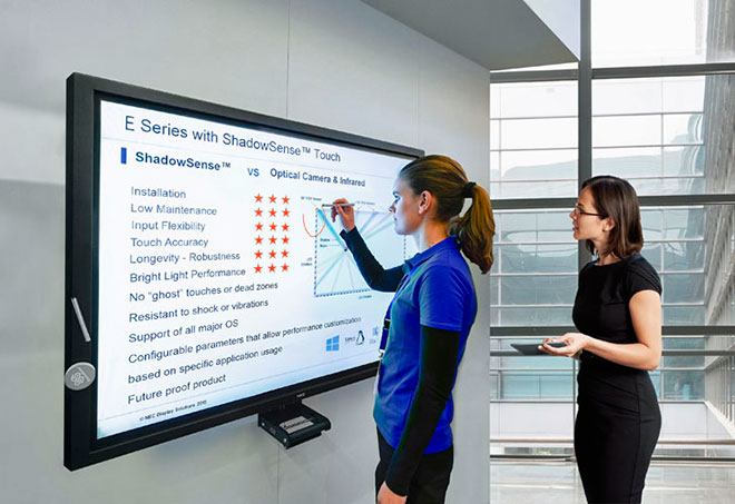 NEC lança dois ecrãs multi-touch de grande formato 